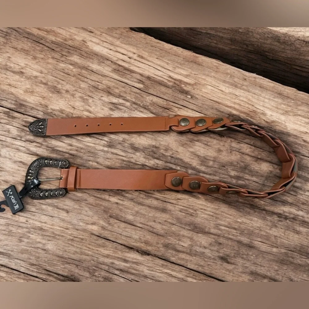NWT Twig & Arrow Western Faux Leather Medallion Belt